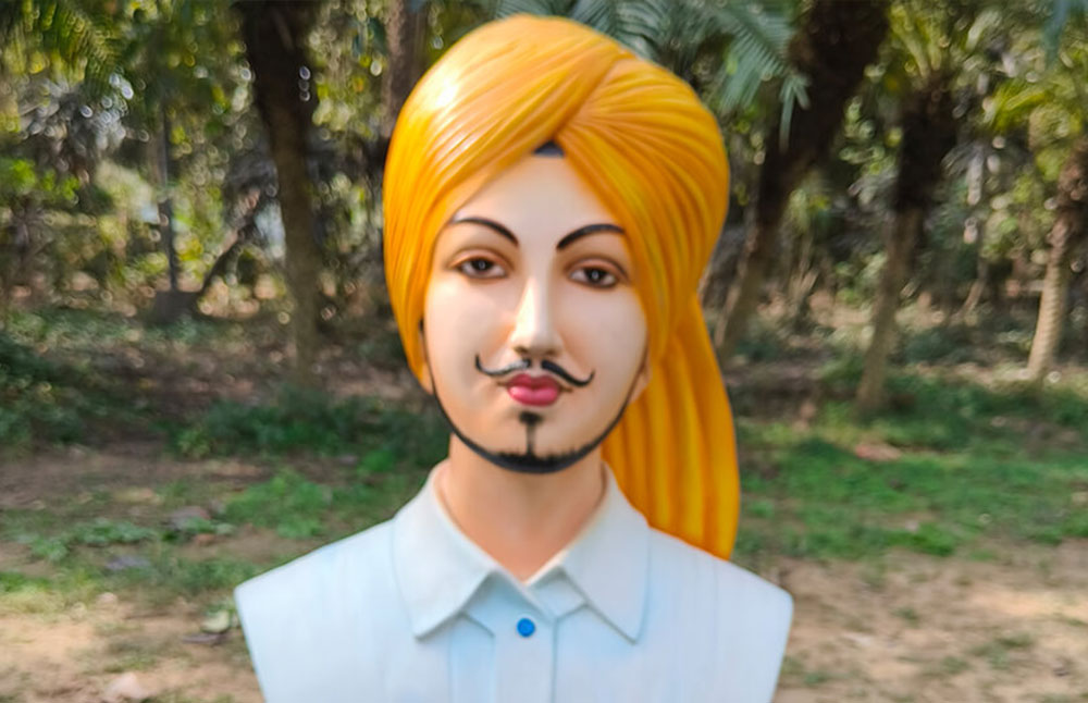 Holi Ke Rang Shaheed Bhagat Singh Ji Ke Paribaar Ke Sang